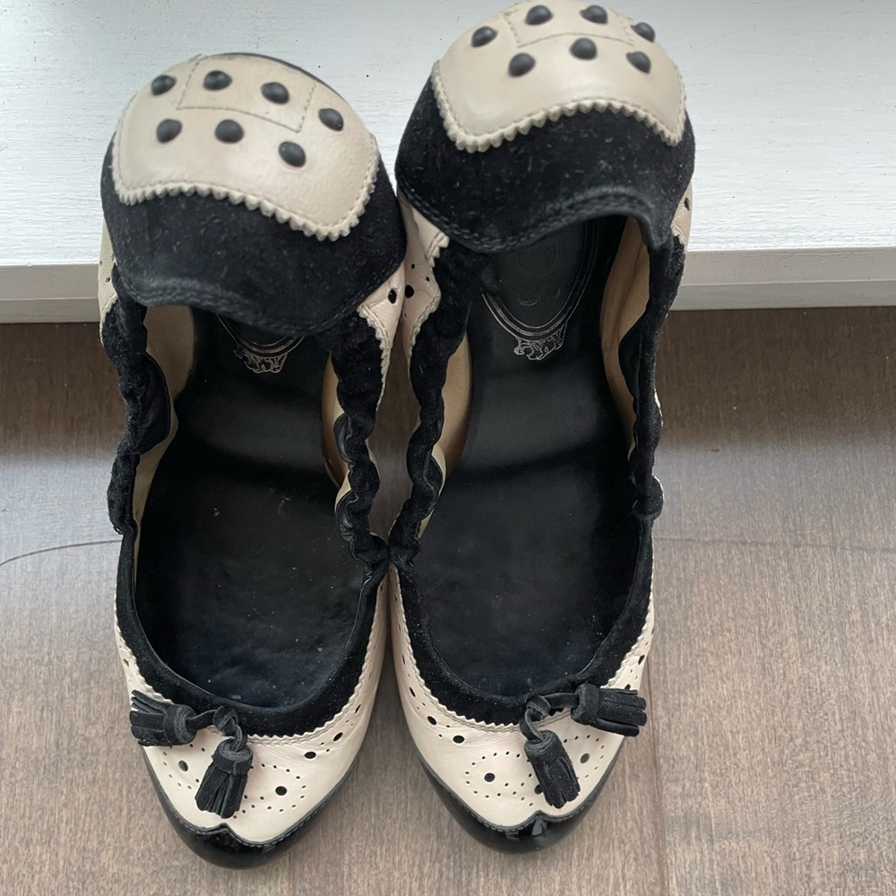 Tod’s ballerinas, size 36.5, two tone, black and beige.
